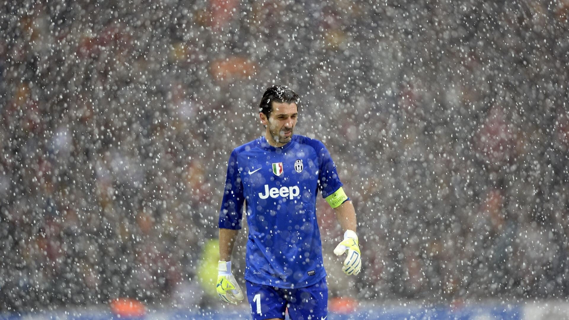 开云全站下载-足球摄影比赛作品巡展开启全国巡回，足球摄影作品名称大全